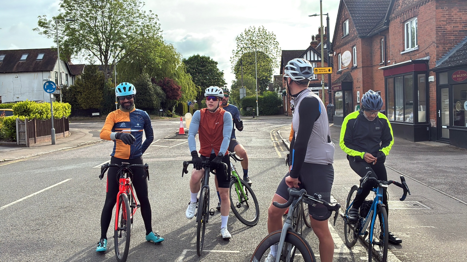 Group regrouping at a junction